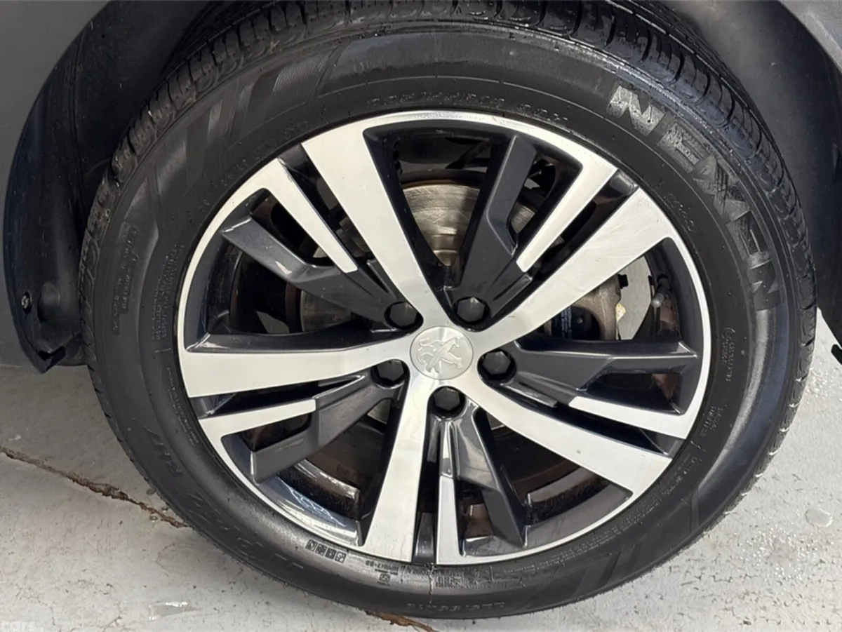 Peugeot 3008 Hatchback, Diesel, 2019, Red