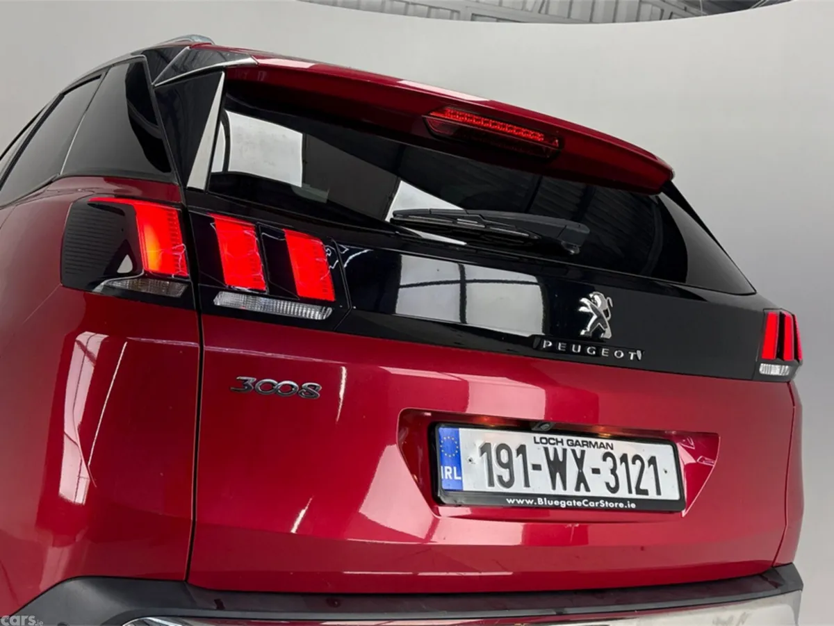 Peugeot 3008 Hatchback, Diesel, 2019, Red