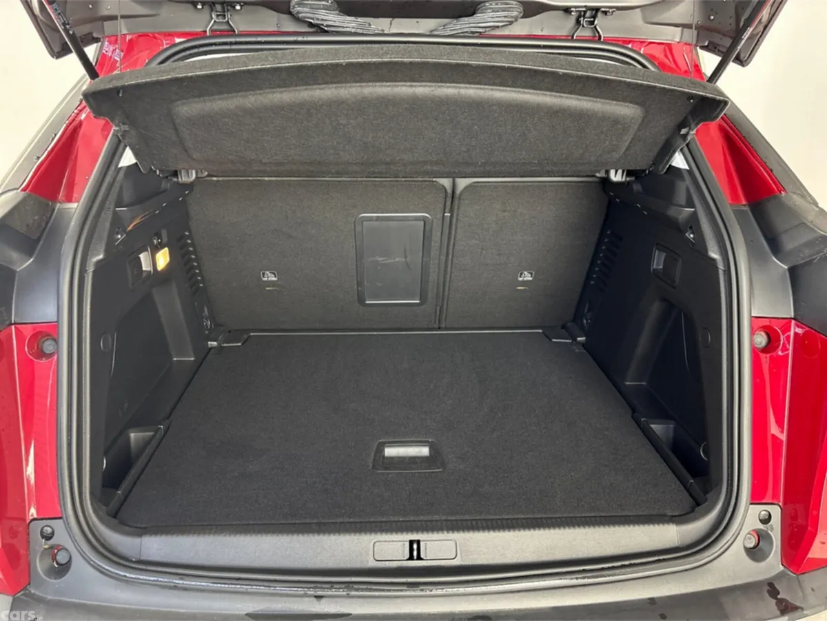 Peugeot 3008 Hatchback, Diesel, 2019, Red
