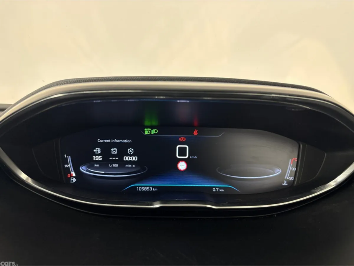 Peugeot 3008 Hatchback, Diesel, 2019, Red