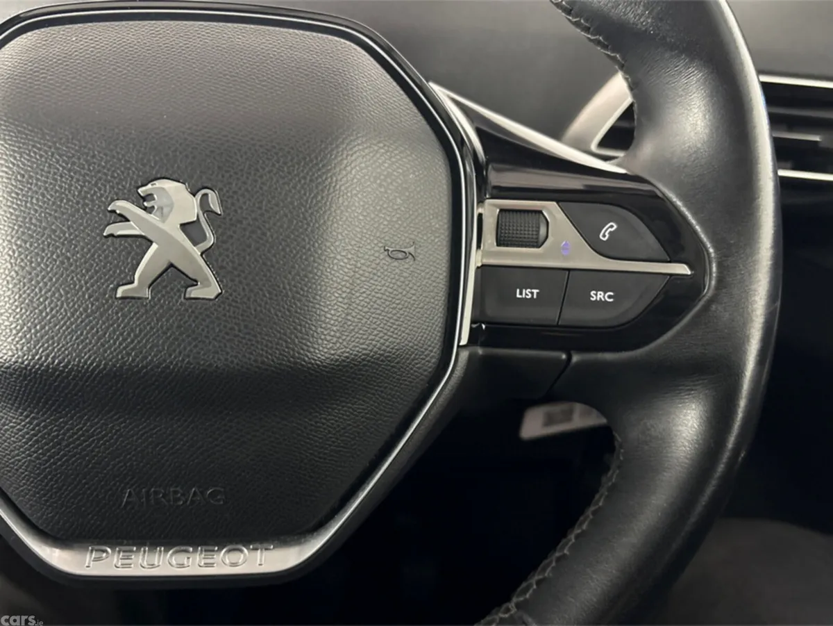Peugeot 3008 Hatchback, Diesel, 2019, Red