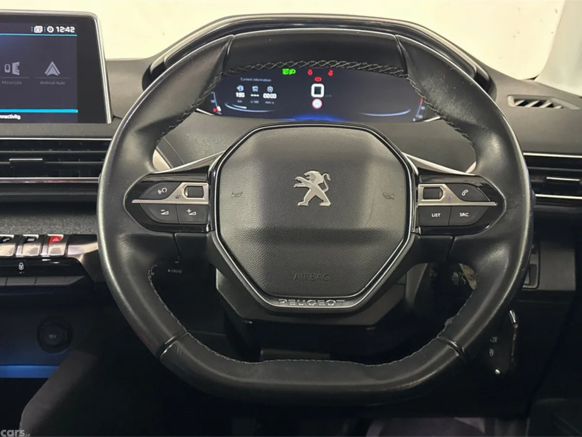 Peugeot 3008 Hatchback, Diesel, 2019, Red
