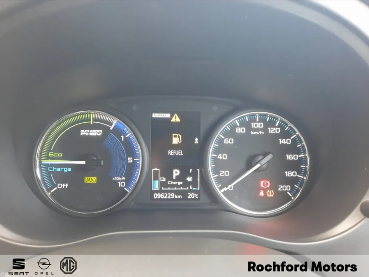 Mitsubishi Outlander Estate, Petrol Plug-in Hybrid, 2021, White