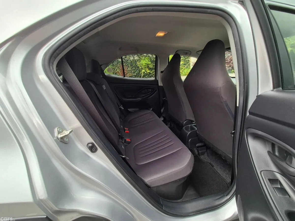 Toyota Yaris Cross SUV, Petrol Hybrid, 2022, Silver