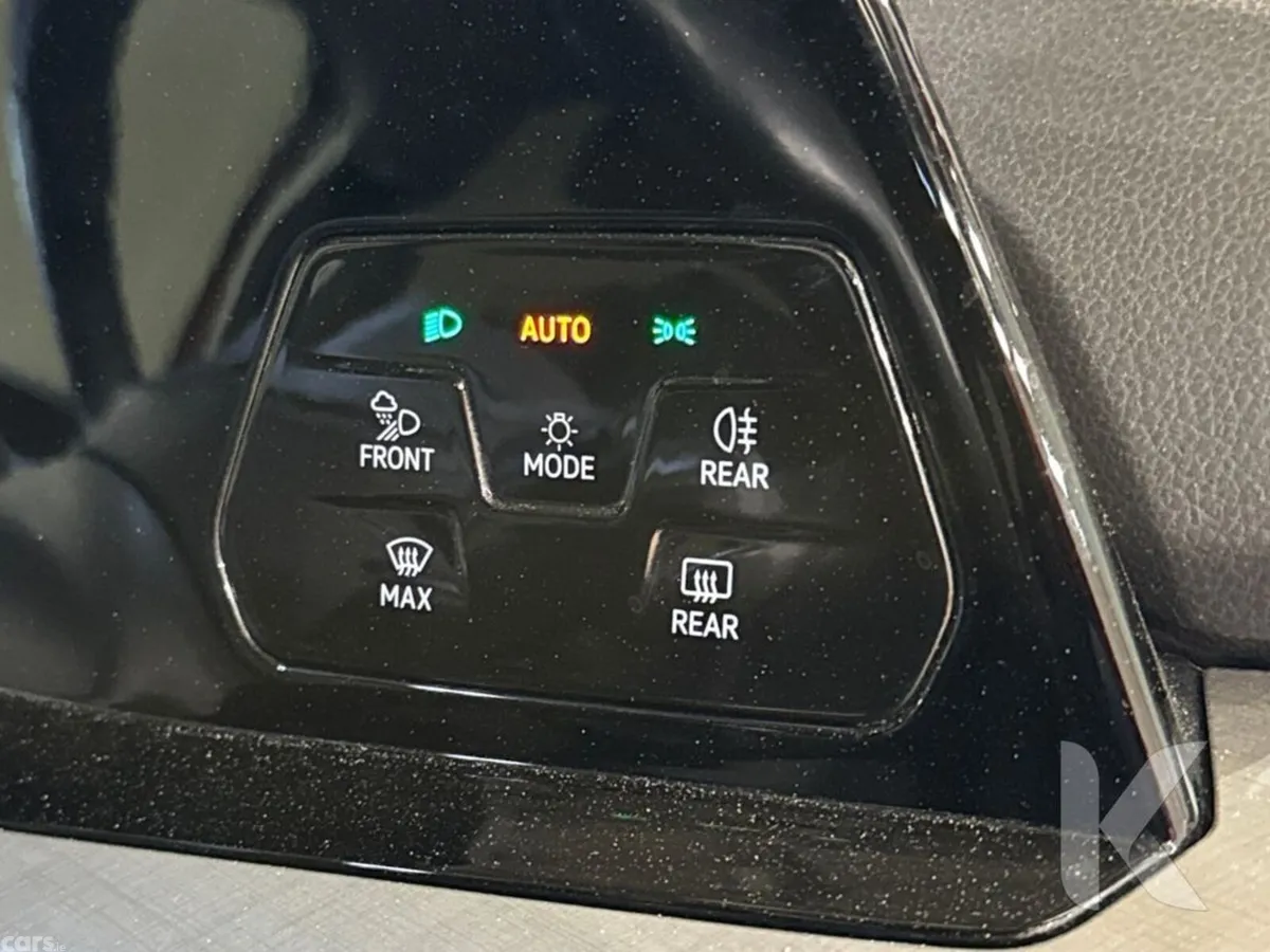 Volkswagen Golf Estate, Petrol Hybrid, 2021, Red