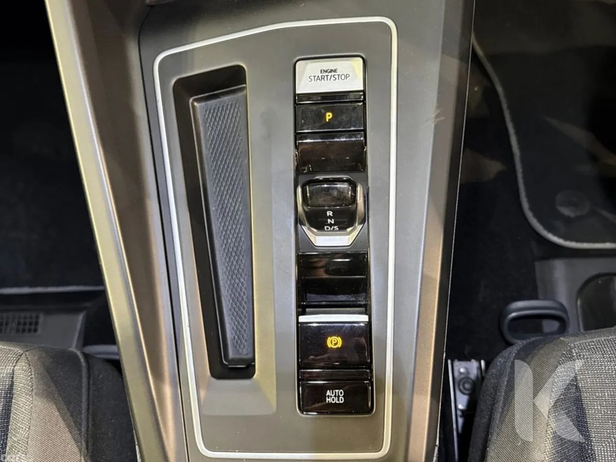 Volkswagen Golf Estate, Petrol Hybrid, 2021, Red