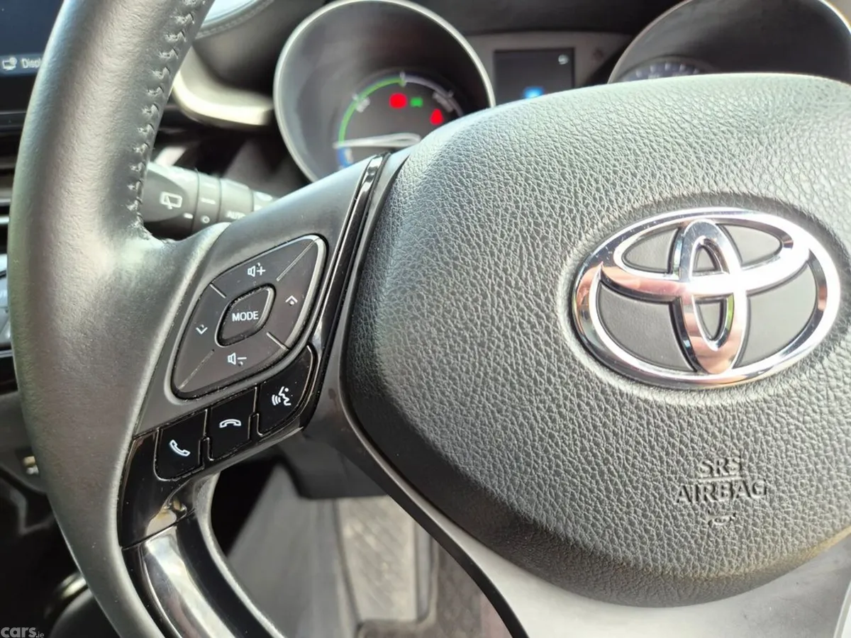 Toyota C-HR SUV, Petrol Hybrid, 2021, Blue