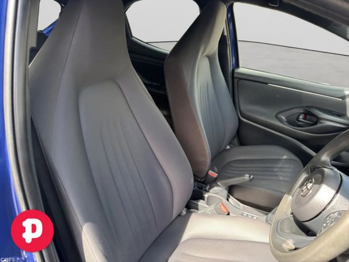Toyota Yaris Hatchback, Petrol Hybrid, 2022, Blue