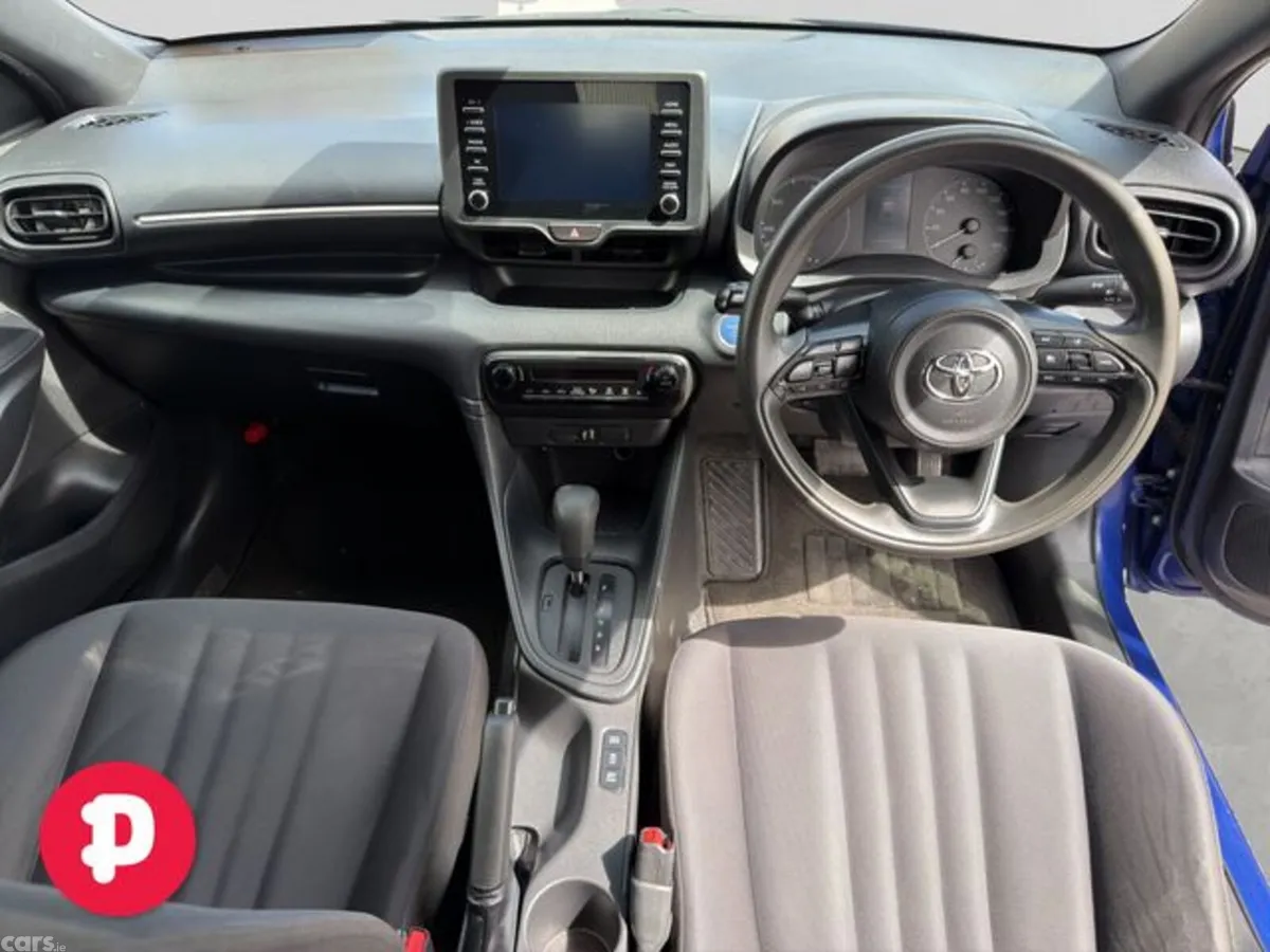 Toyota Yaris Hatchback, Petrol Hybrid, 2022, Blue