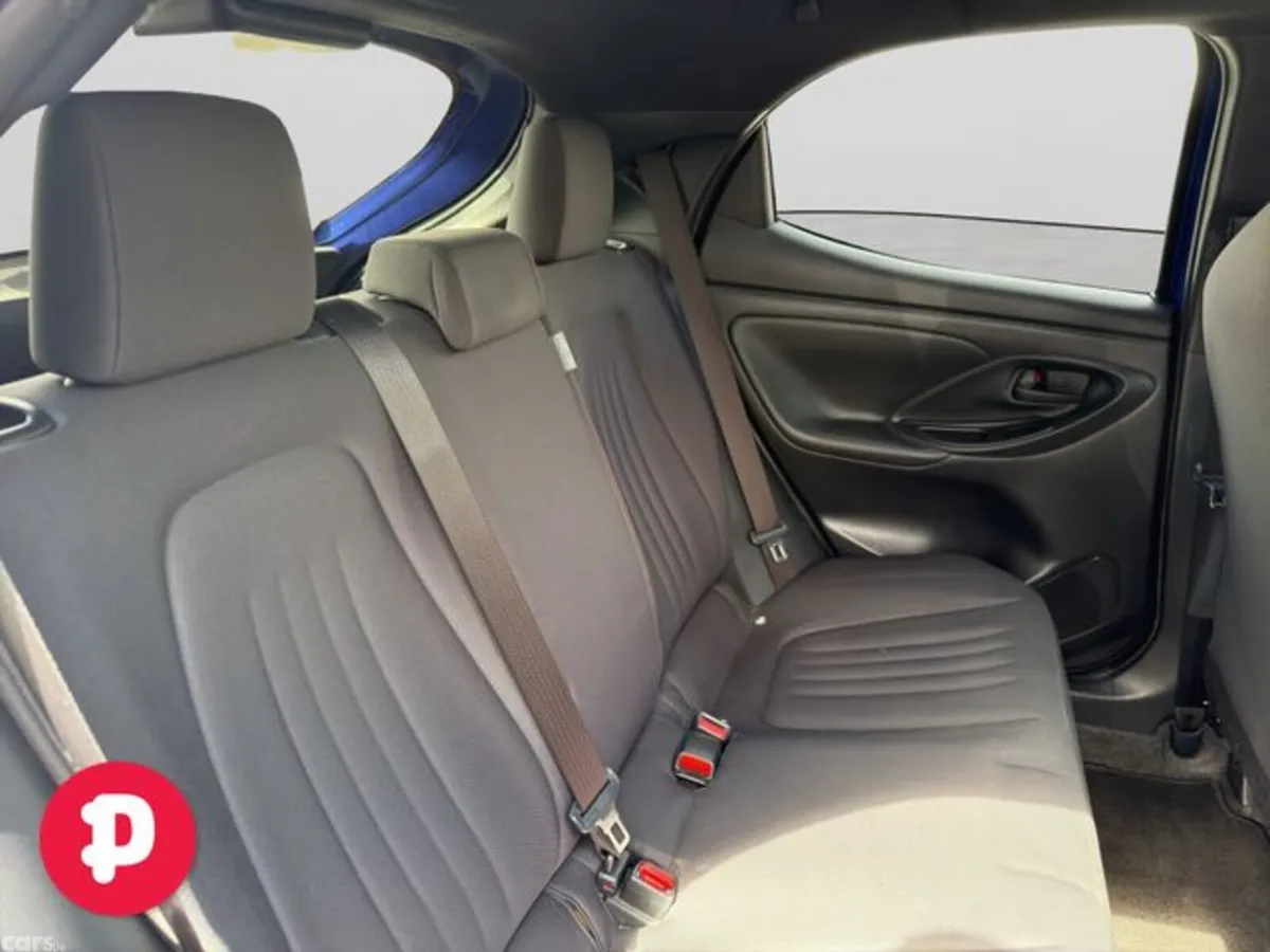 Toyota Yaris Hatchback, Petrol Hybrid, 2022, Blue