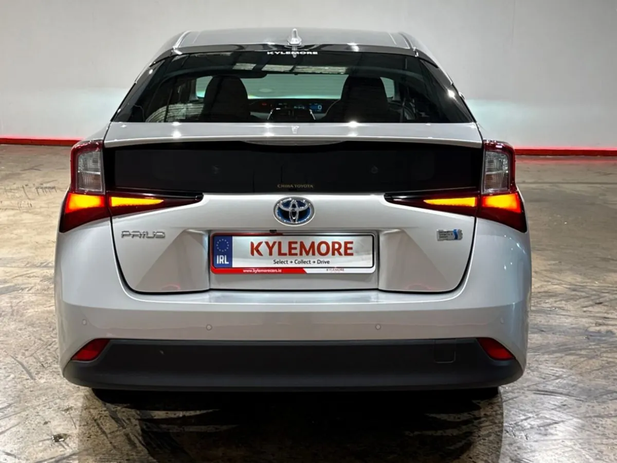 Toyota Prius Hatchback, Petrol Hybrid, 2022, Silver