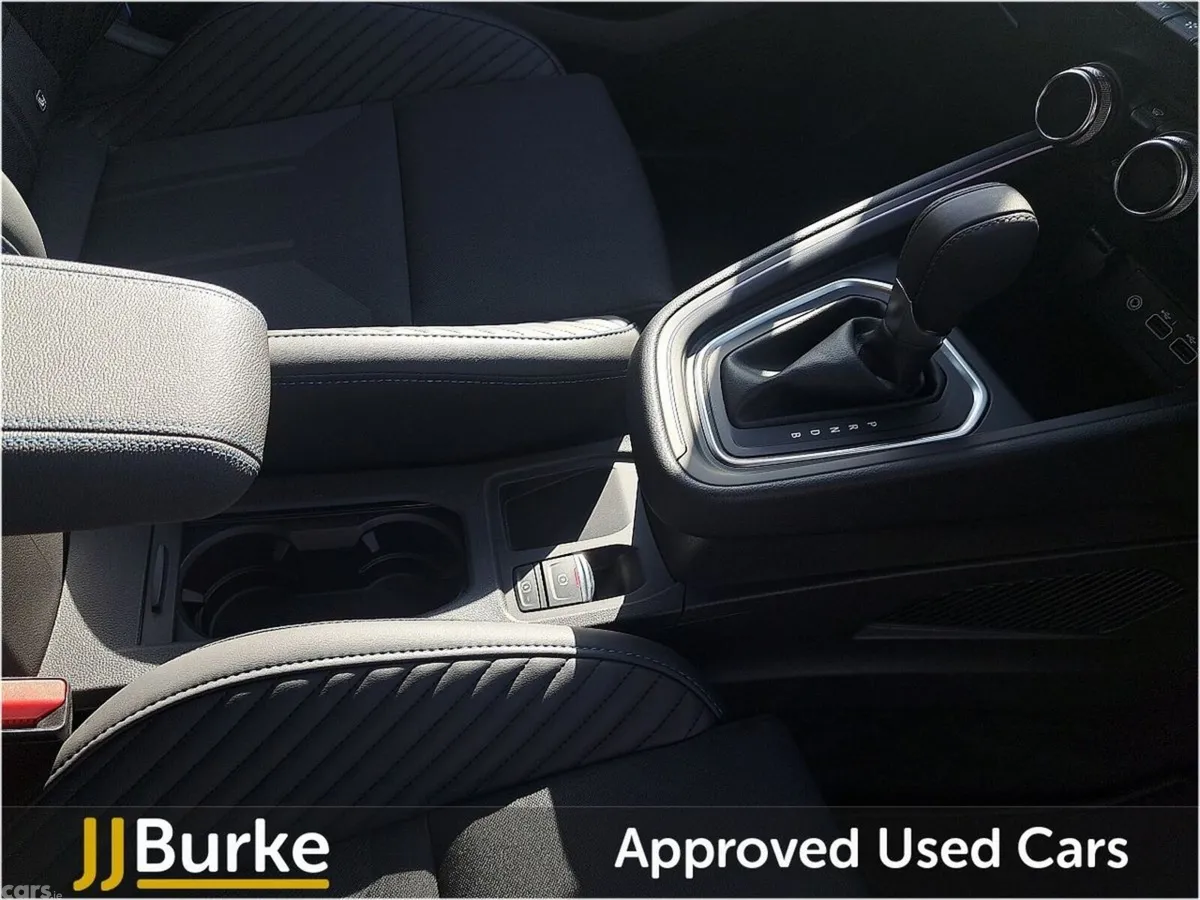 Renault Clio Hatchback, Petrol Hybrid, 2026, Blue