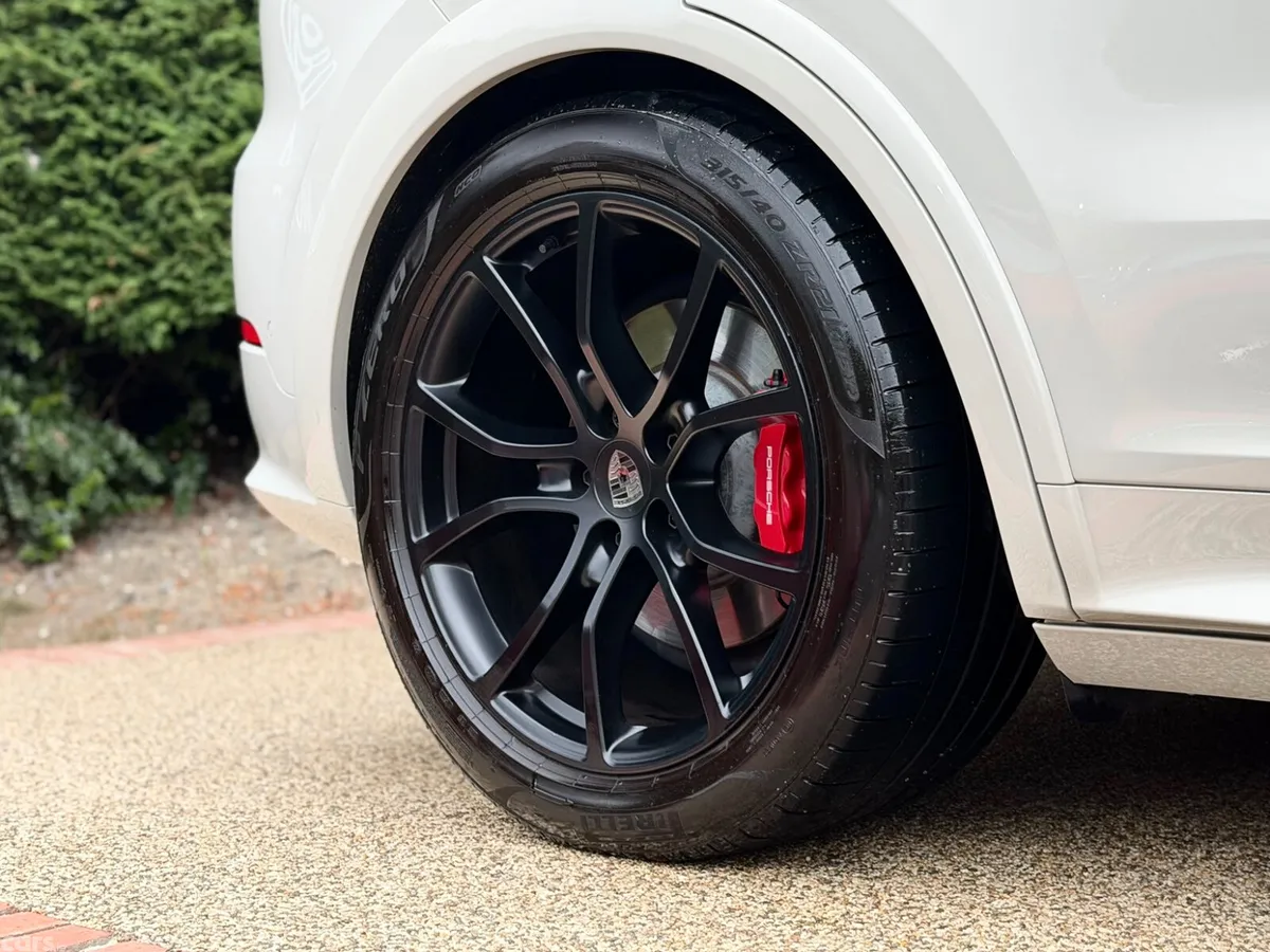 Porsche Cayenne SUV, Petrol Plug-in Hybrid, 2025, Grey