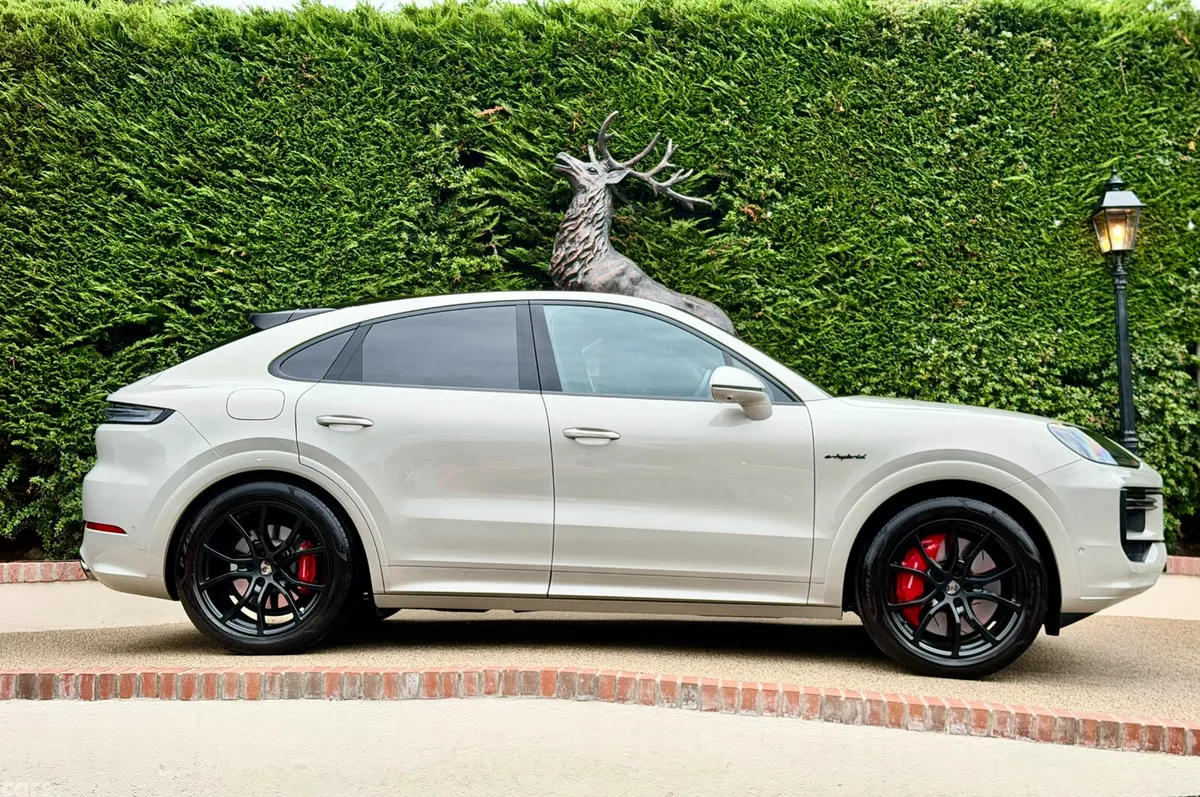 Porsche Cayenne SUV, Petrol Plug-in Hybrid, 2025, Grey