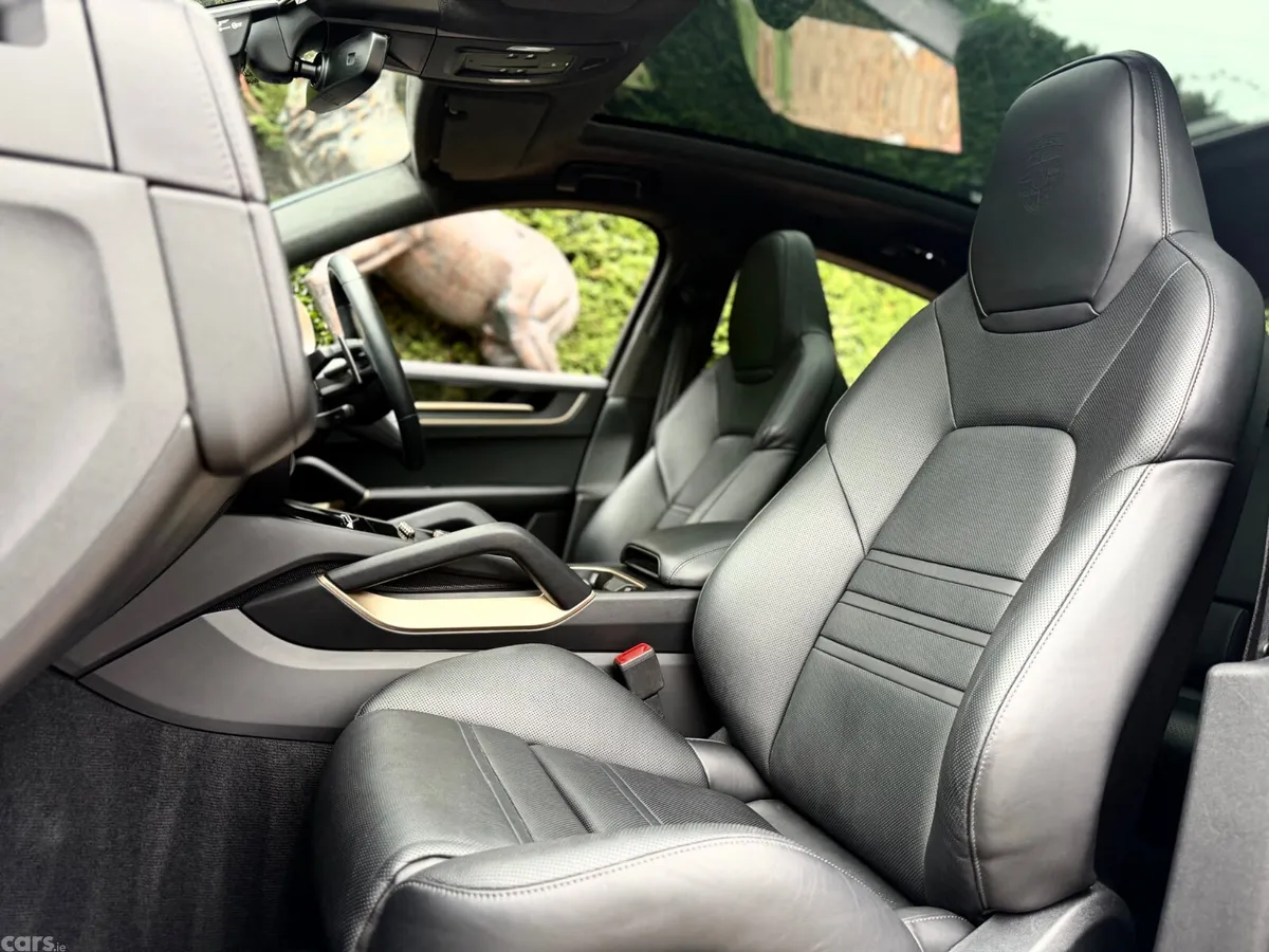 Porsche Cayenne SUV, Petrol Plug-in Hybrid, 2025, Grey