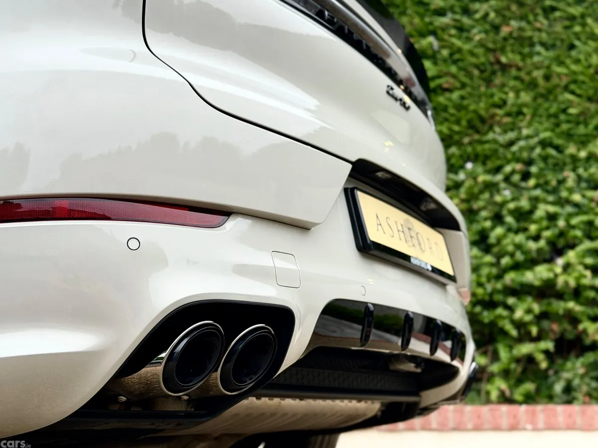 Porsche Cayenne SUV, Petrol Plug-in Hybrid, 2025, Grey