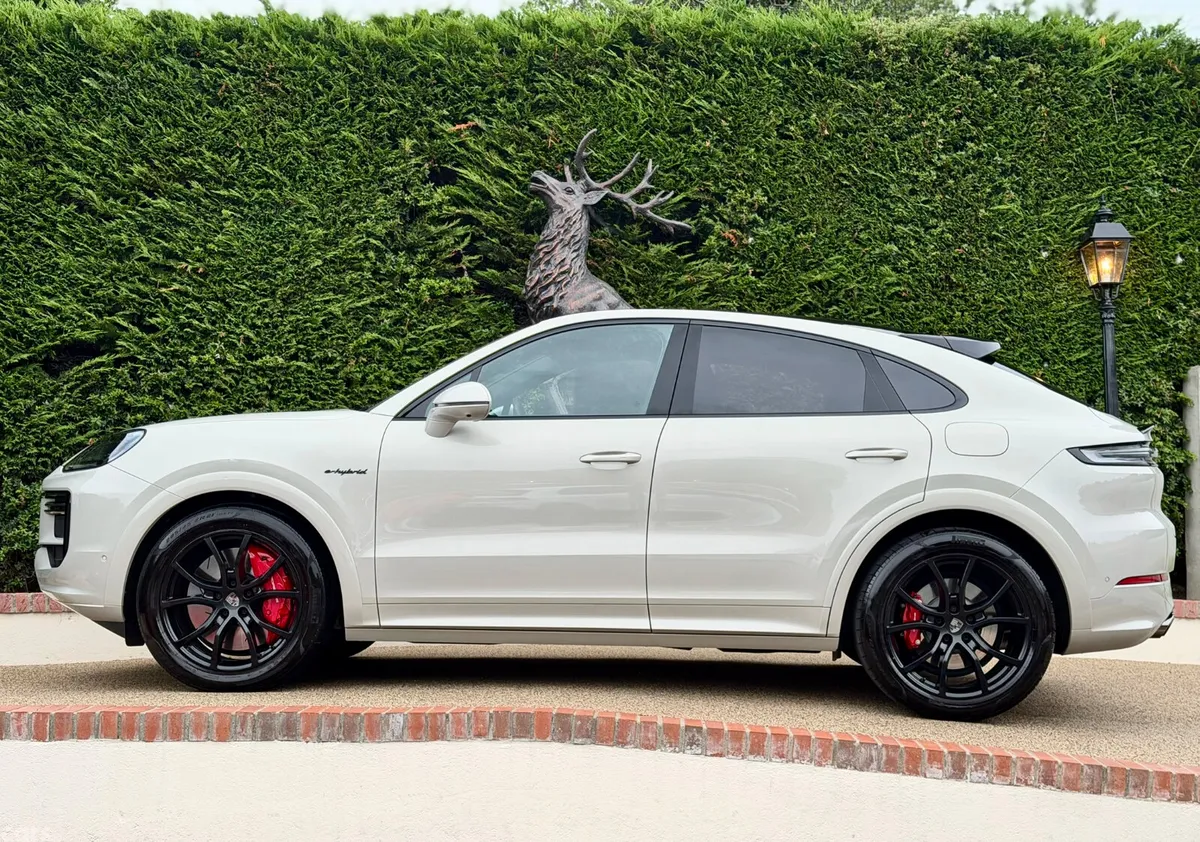 Porsche Cayenne SUV, Petrol Plug-in Hybrid, 2025, Grey