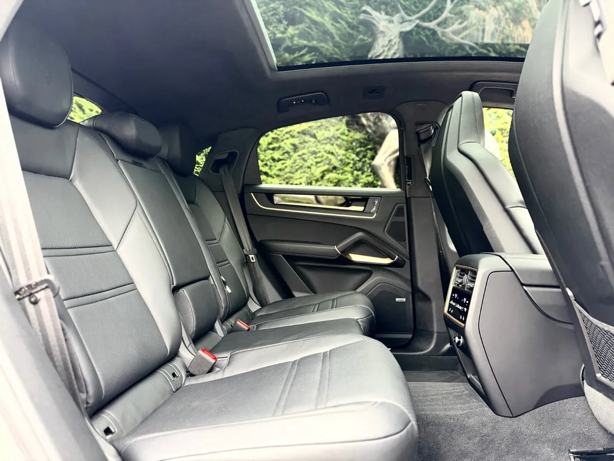 Porsche Cayenne SUV, Petrol Plug-in Hybrid, 2025, Grey