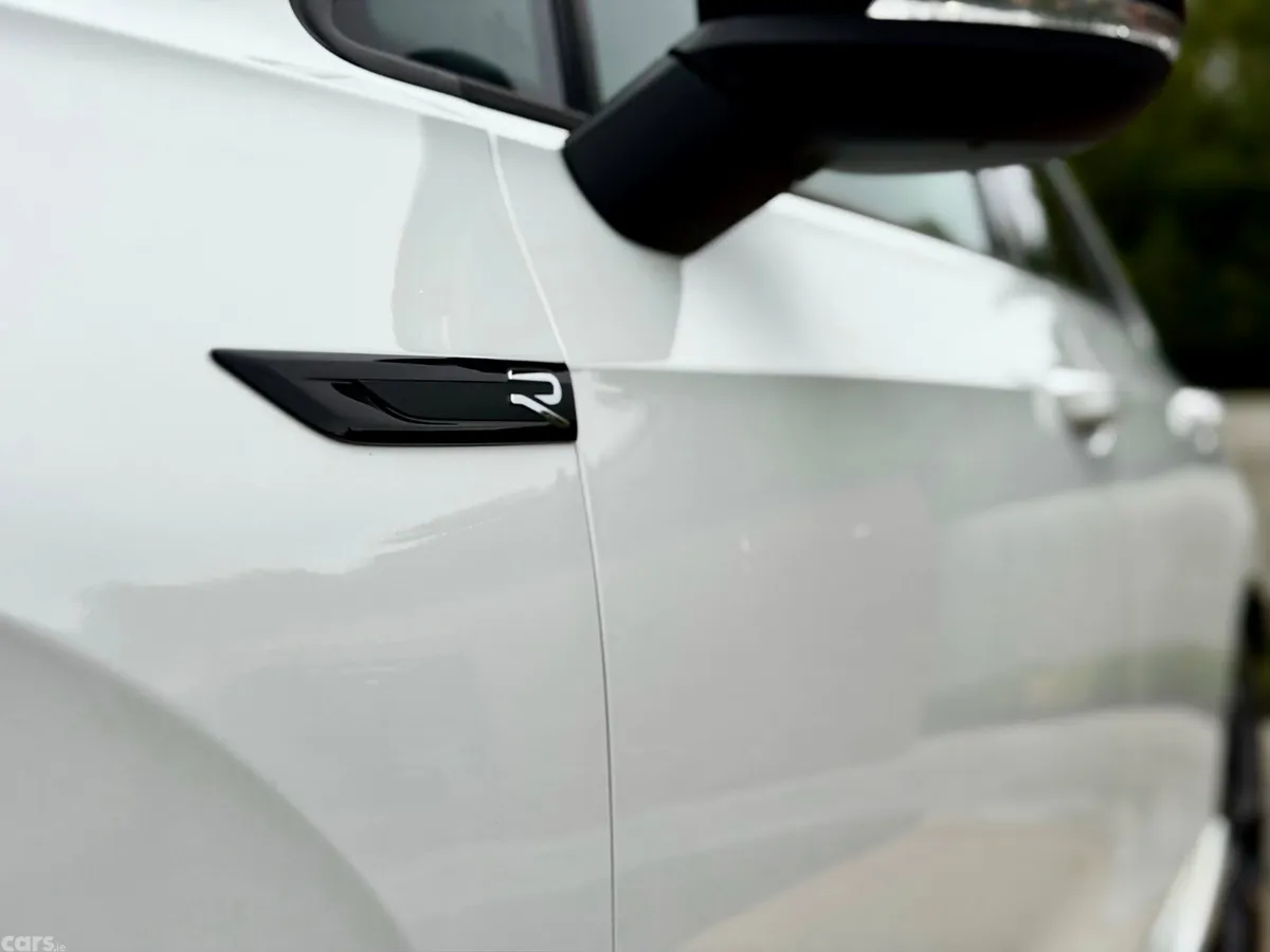 Volkswagen Golf Estate, Petrol, 2023, White