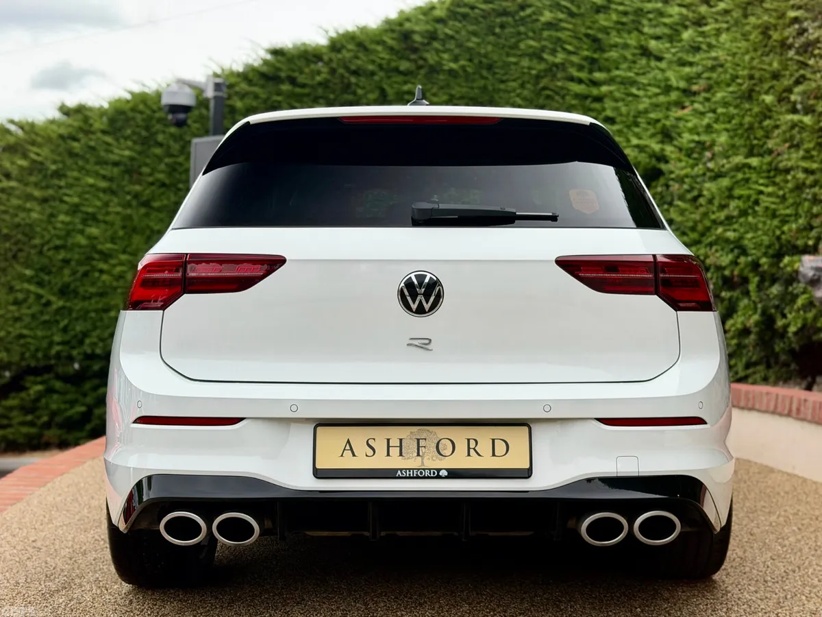 Volkswagen Golf Estate, Petrol, 2023, White