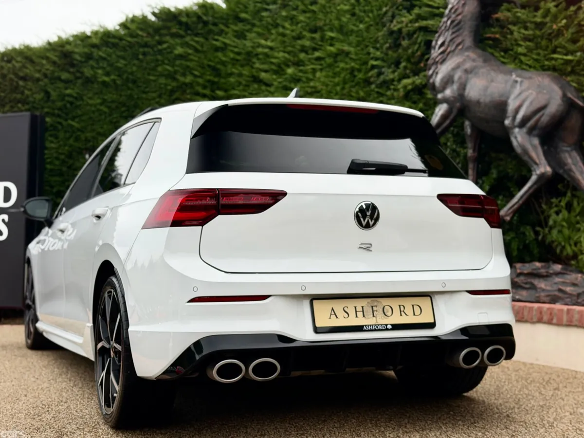 Volkswagen Golf Estate, Petrol, 2023, White