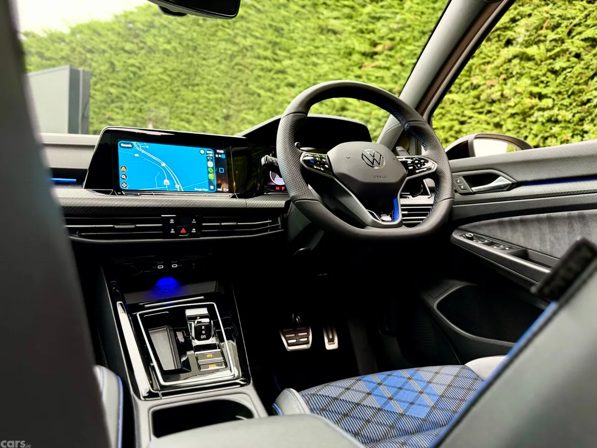 Volkswagen Golf Estate, Petrol, 2023, White