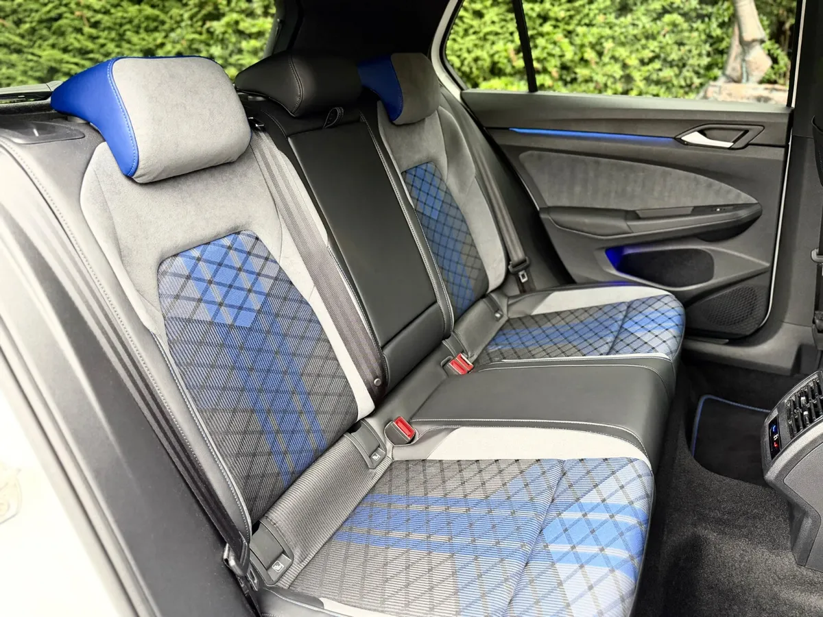Volkswagen Golf Estate, Petrol, 2023, White