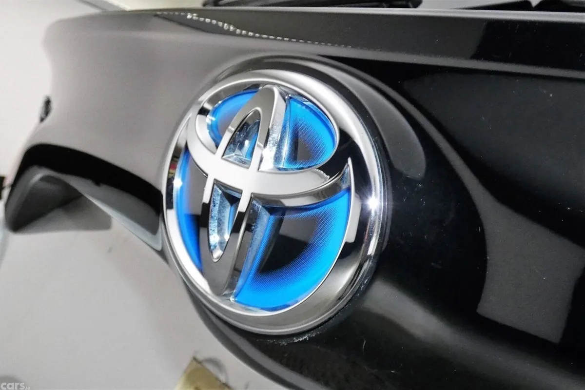 Toyota Yaris Hatchback, Petrol Hybrid, 2023, White