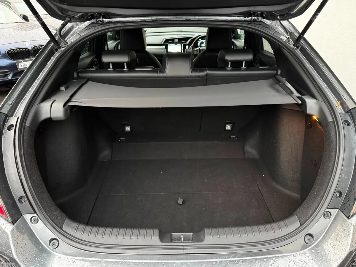 Honda Civic Hatchback, Diesel, 2019, Grey