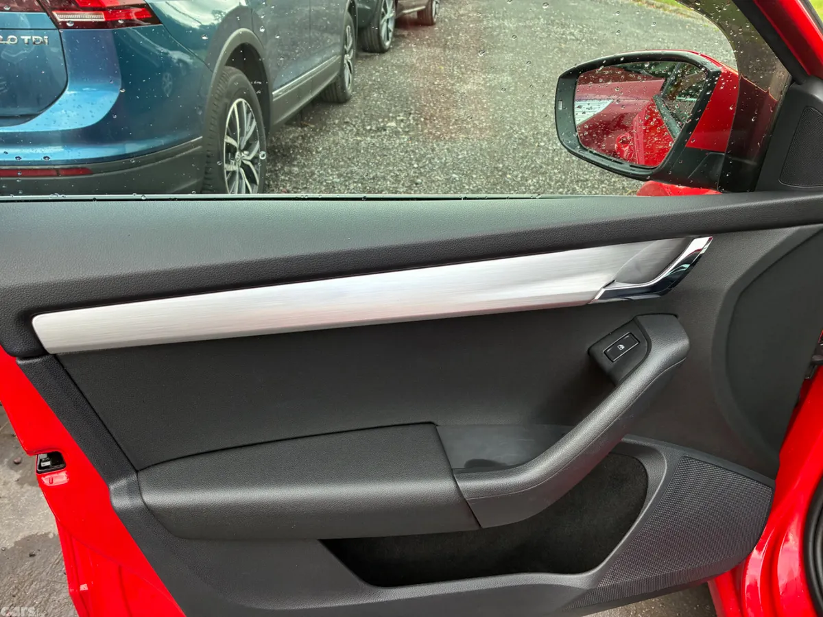 Skoda Octavia Saloon, Diesel, 2020, Red