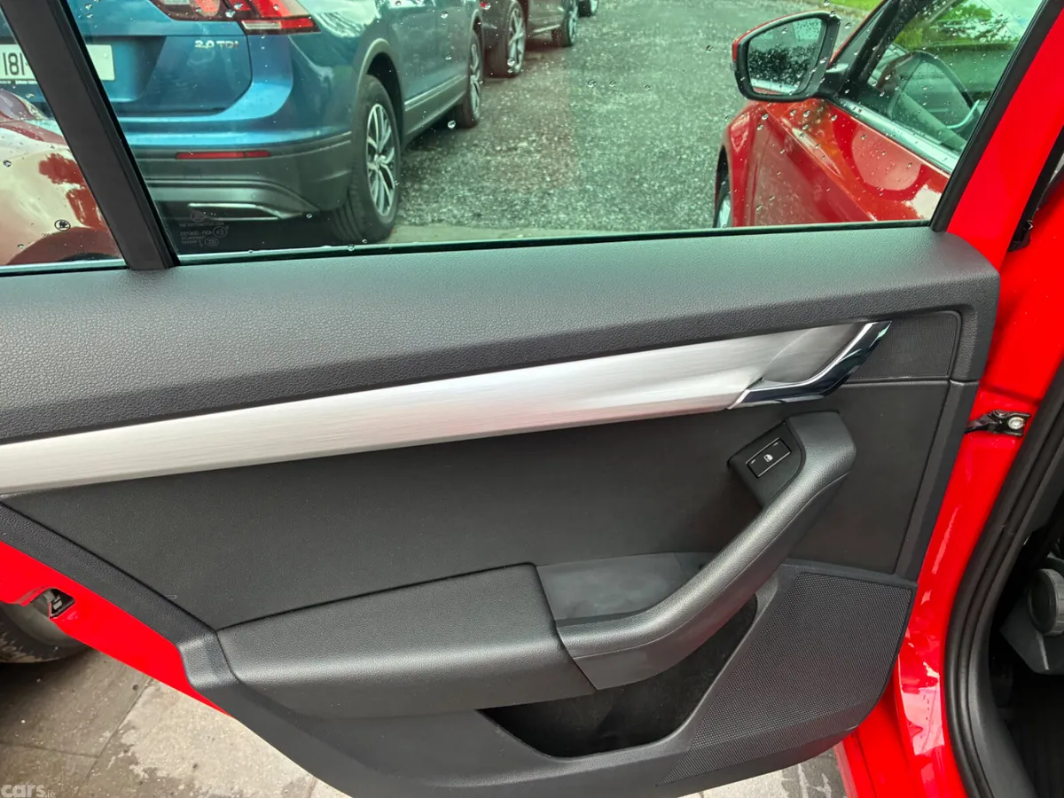 Skoda Octavia Saloon, Diesel, 2020, Red