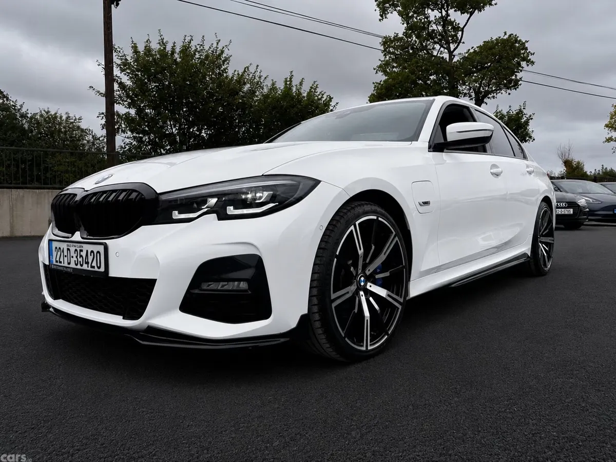 BMW 3-Series Saloon, Petrol Plug-in Hybrid, 2022, White