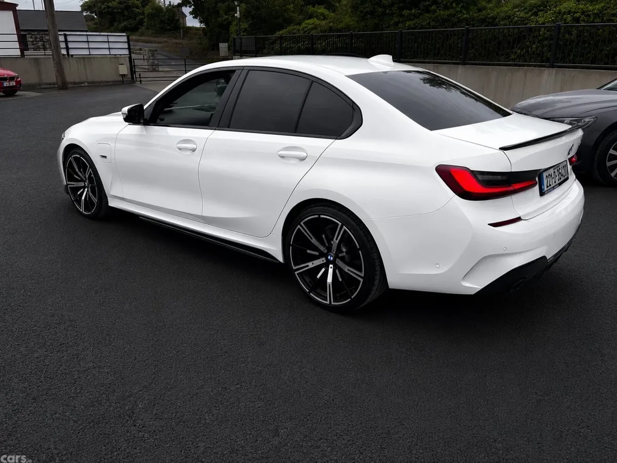 BMW 3-Series Saloon, Petrol Plug-in Hybrid, 2022, White