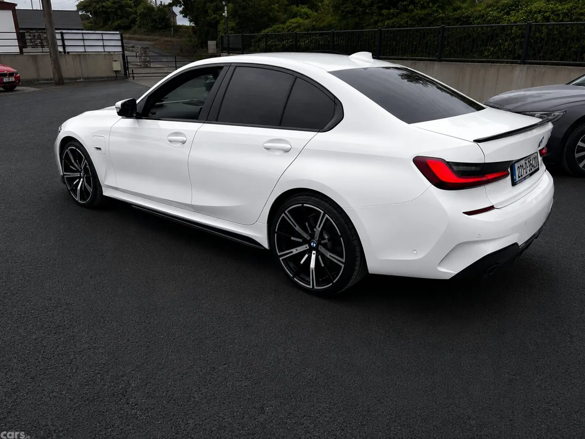 BMW 3-Series Saloon, Petrol Plug-in Hybrid, 2022, White