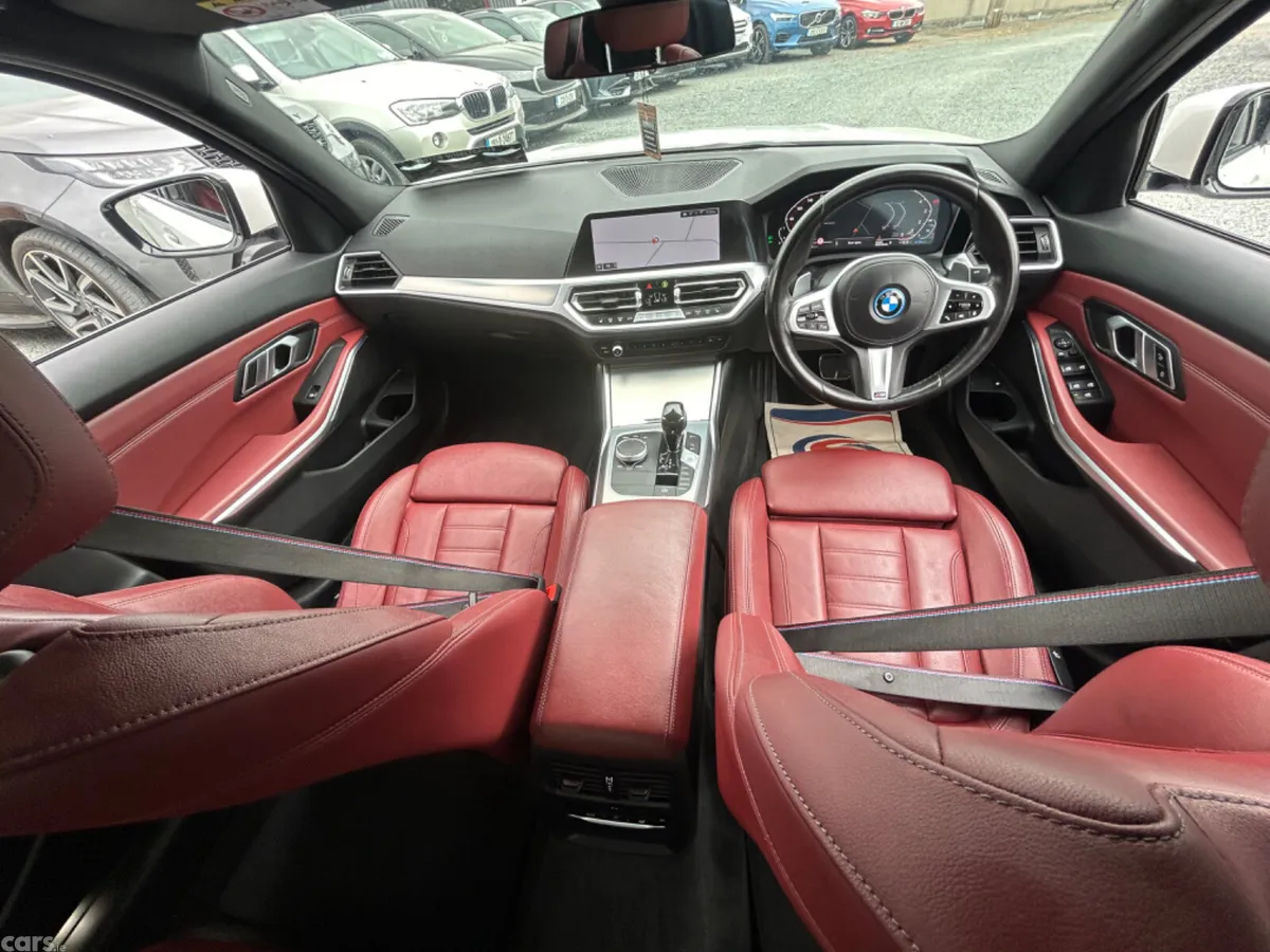 BMW 3-Series Saloon, Petrol Plug-in Hybrid, 2022, White