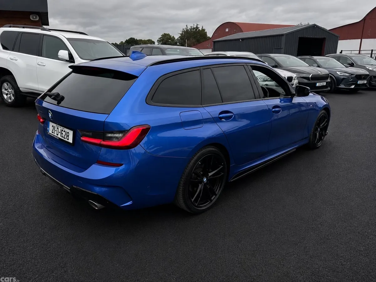 BMW 3-Series Estate/Jeep, Diesel, 2021, Blue