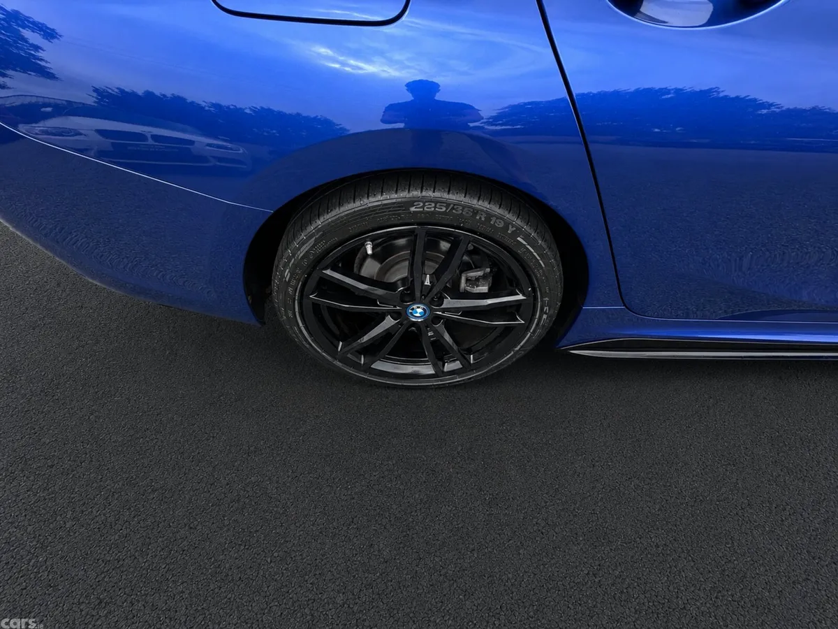 BMW 3-Series Estate/Jeep, Diesel, 2021, Blue