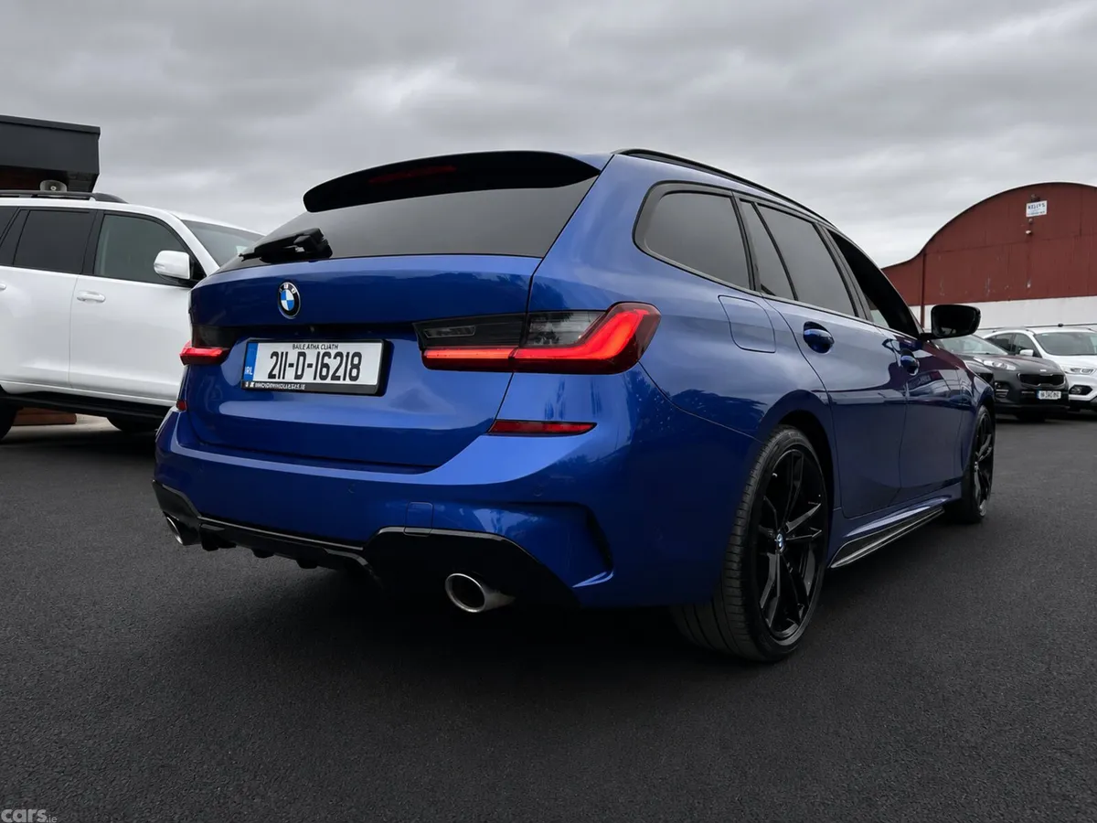 BMW 3-Series Estate/Jeep, Diesel, 2021, Blue
