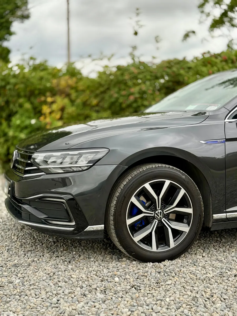 Volkswagen Passat Saloon, Petrol Plug-in Hybrid, 2021, Grey