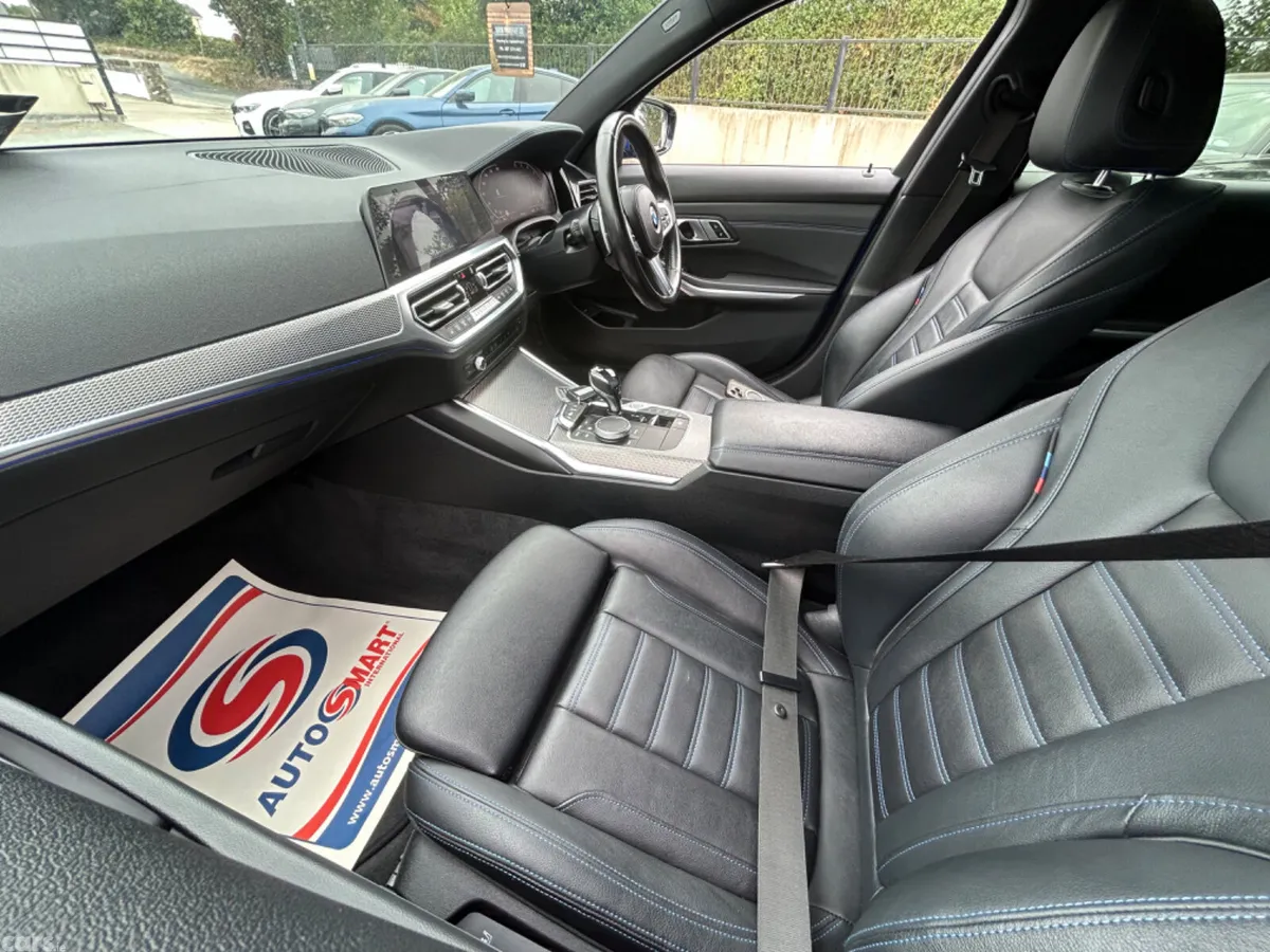 BMW 3-Series Estate/Jeep, Diesel, 2021, Blue