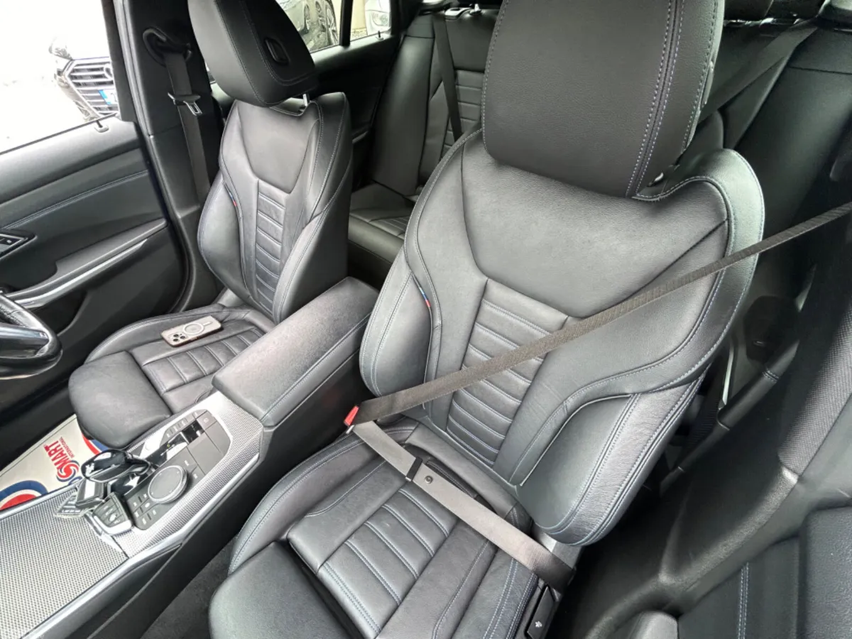 BMW 3-Series Estate/Jeep, Diesel, 2021, Blue