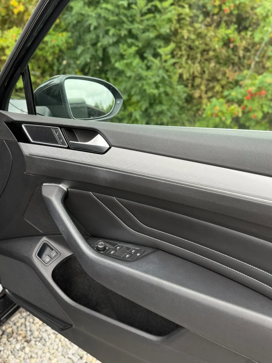 Volkswagen Passat Saloon, Petrol Plug-in Hybrid, 2021, Grey