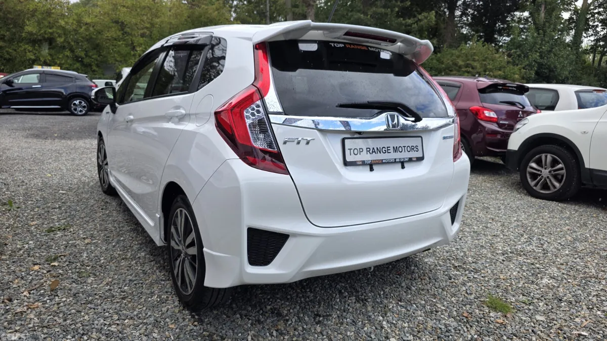 Honda Fit Hatchback, Petrol Hybrid, 2015, White