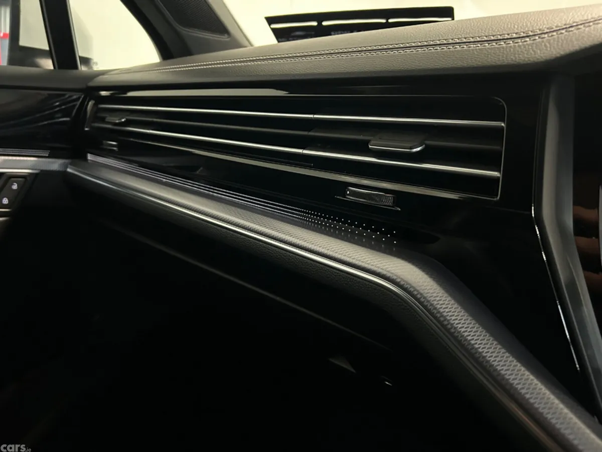 Volkswagen Touareg SUV, Diesel, 2019, White
