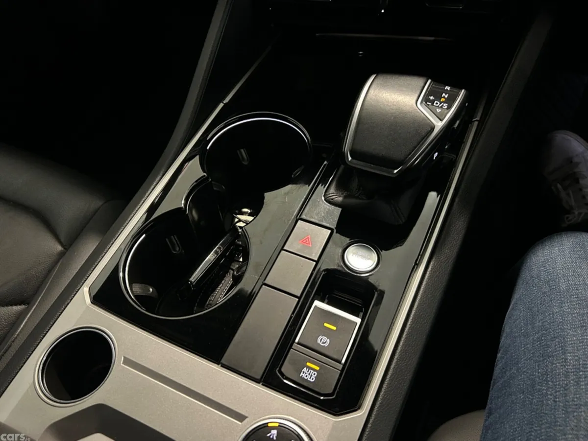 Volkswagen Touareg SUV, Diesel, 2019, White