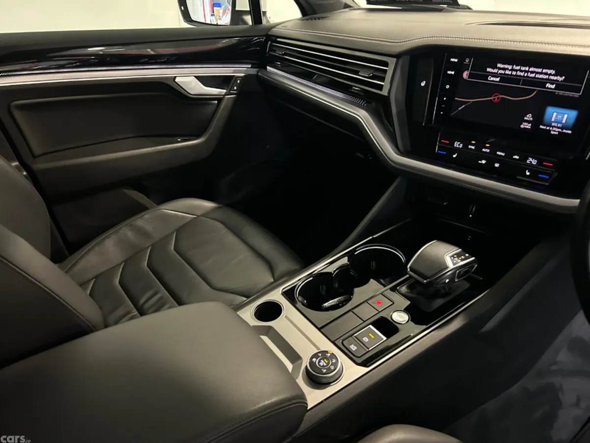 Volkswagen Touareg SUV, Diesel, 2019, White