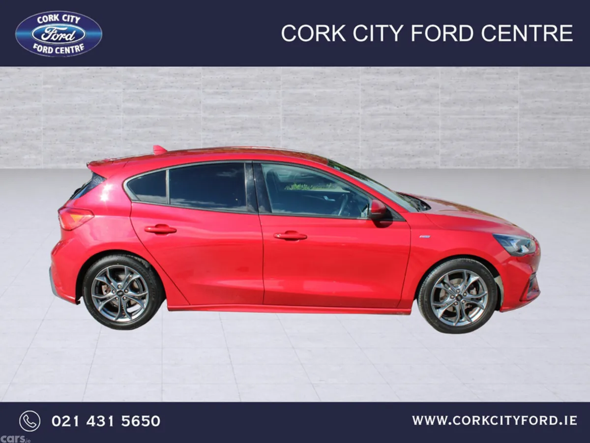 Ford Focus Hatchback, Petrol Hybrid, 2021, Red