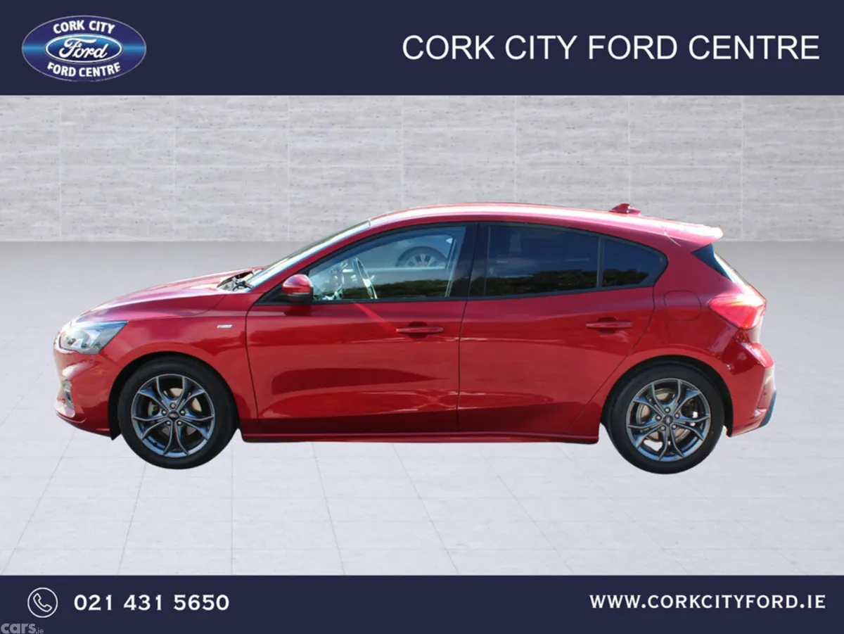 Ford Focus Hatchback, Petrol Hybrid, 2021, Red