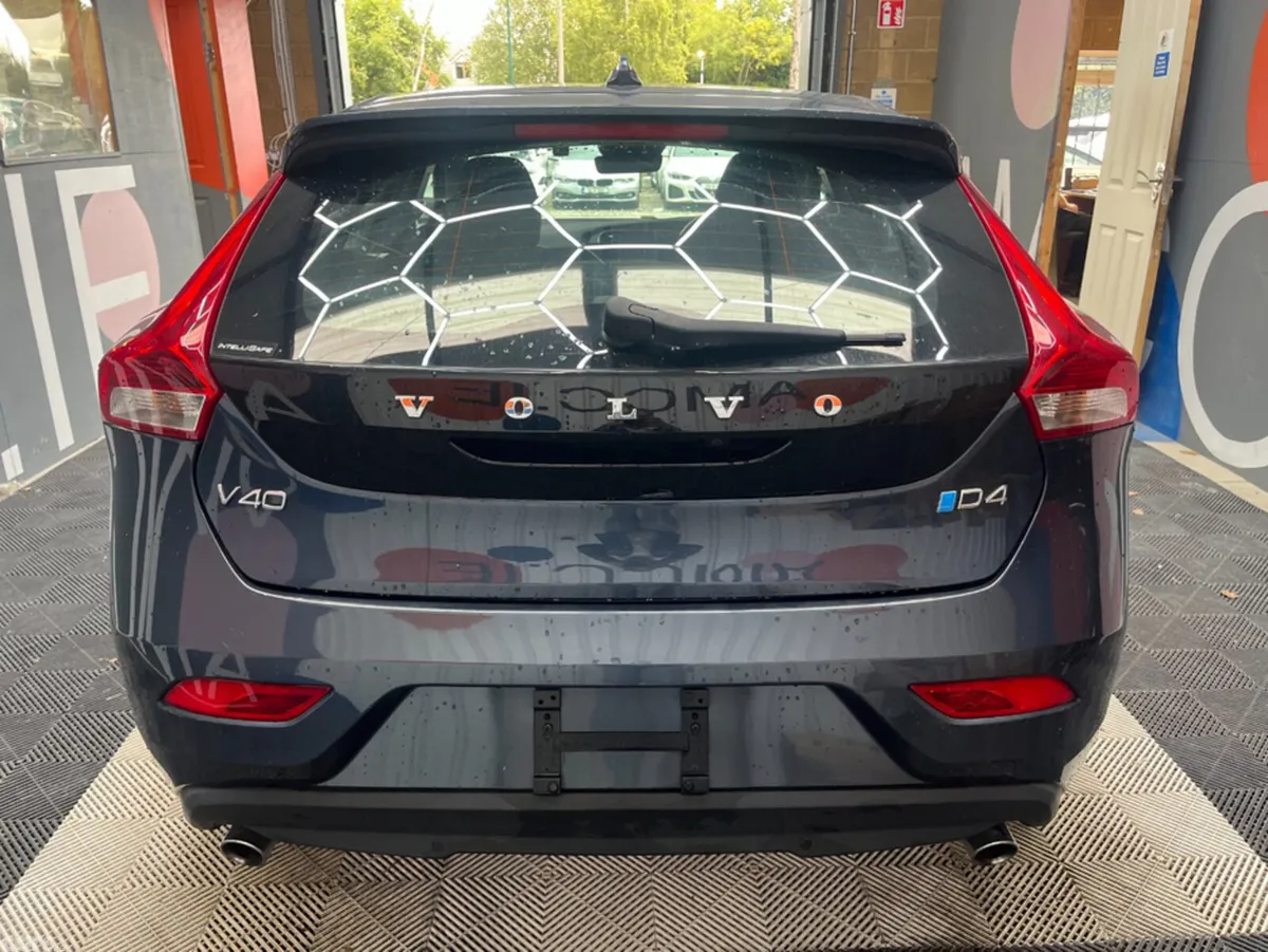 Volvo V40 Estate, Diesel, 2017, Grey