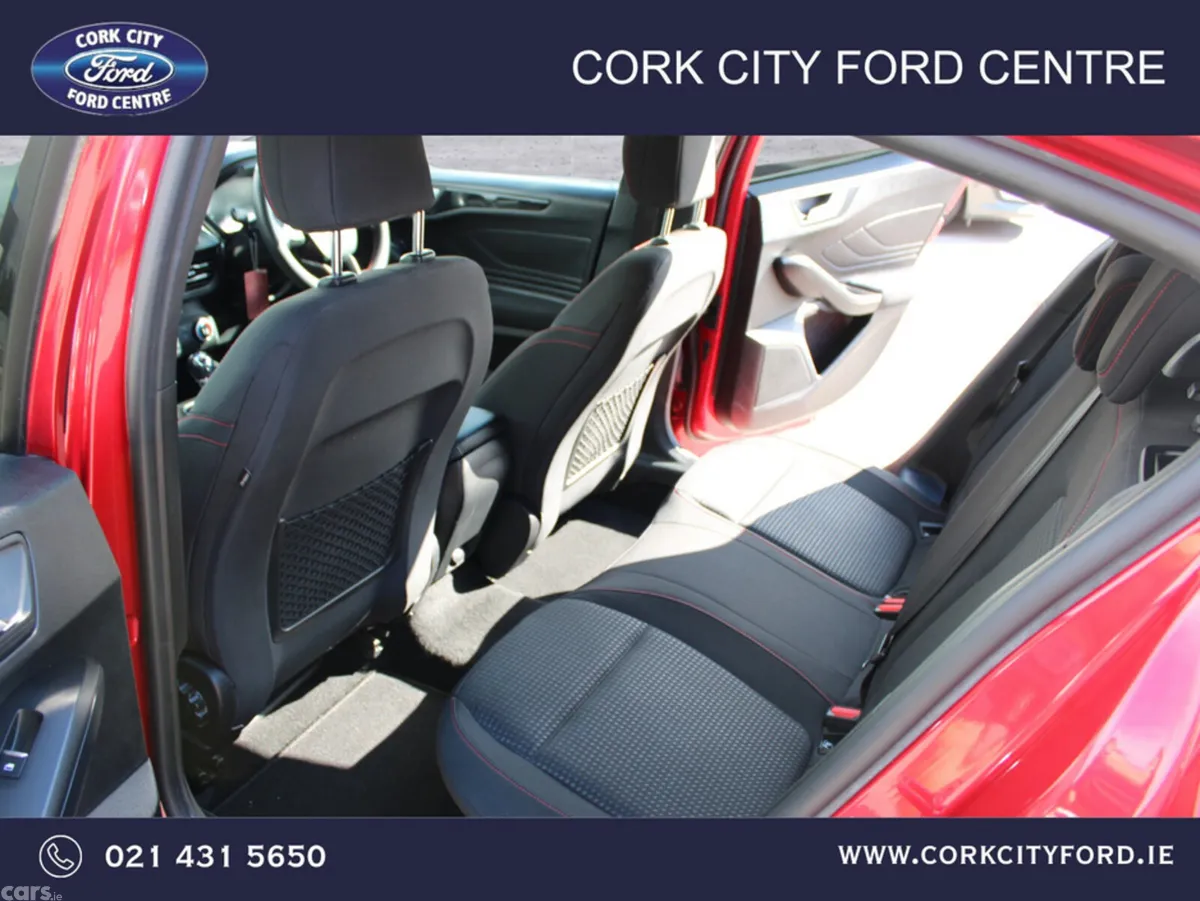 Ford Focus Hatchback, Petrol Hybrid, 2021, Red